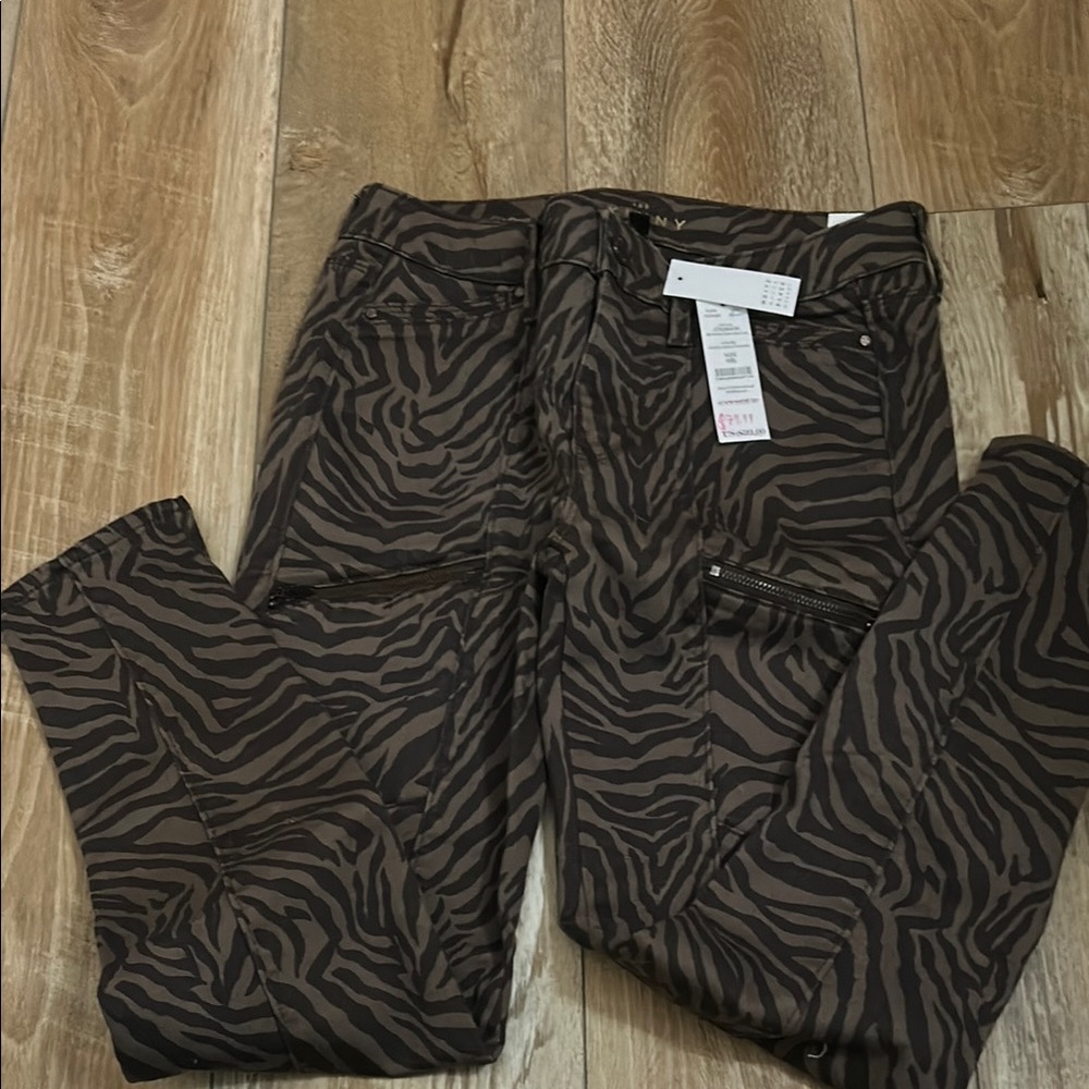 NWT WHBM Zebra Print Skimmer/Skinny Jeans. Size 0R.